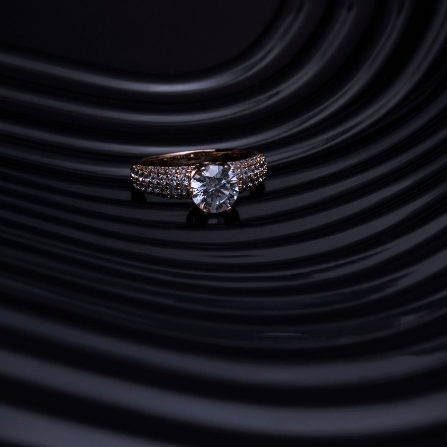 Diamond style ring