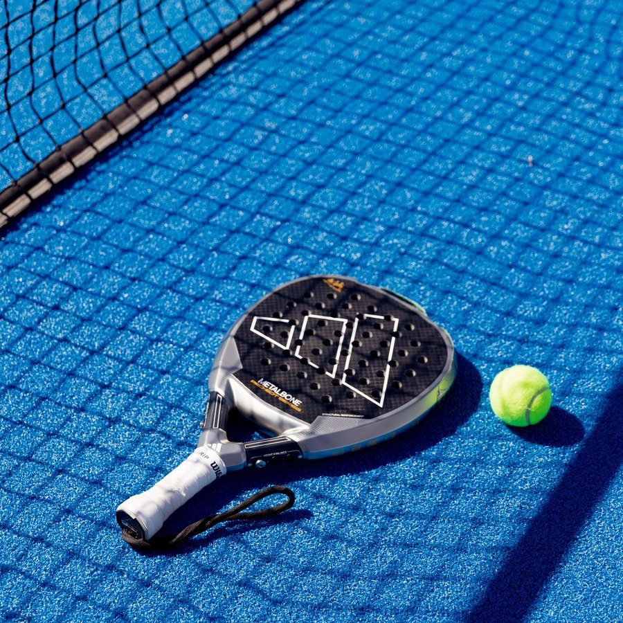 Padel racket
